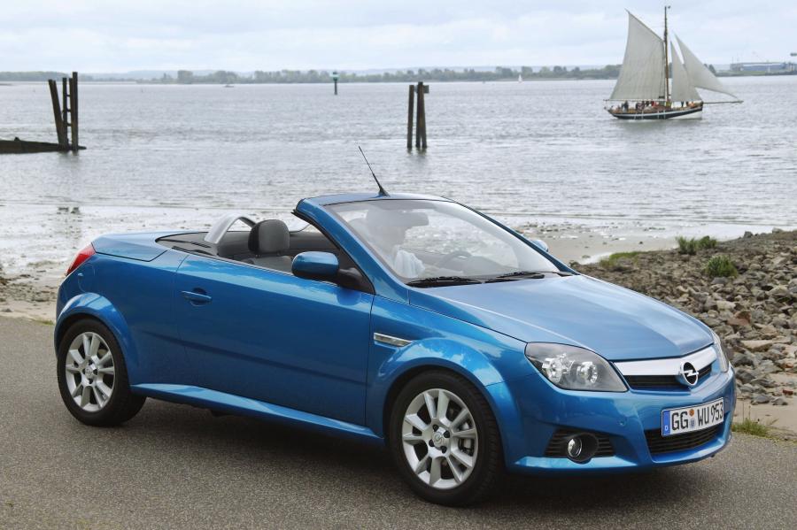  Opel Tigra Twin Top 2004 года  (фото 28 из 142)
